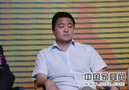 周海峰:線上線下產(chǎn)品保持一致性 價格可稍不同 周海峰:線上線下產(chǎn)品保持一致性 價格可稍不同