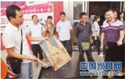 左右布藝沙發(fā)長沙店實木茶幾竟是紙做？