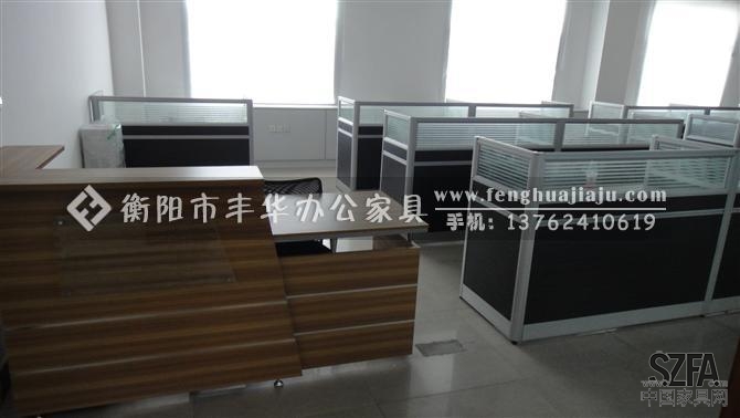 衡陽市豐華辦公家具，專業(yè)做各類辦公屏風，辦公屏風組合